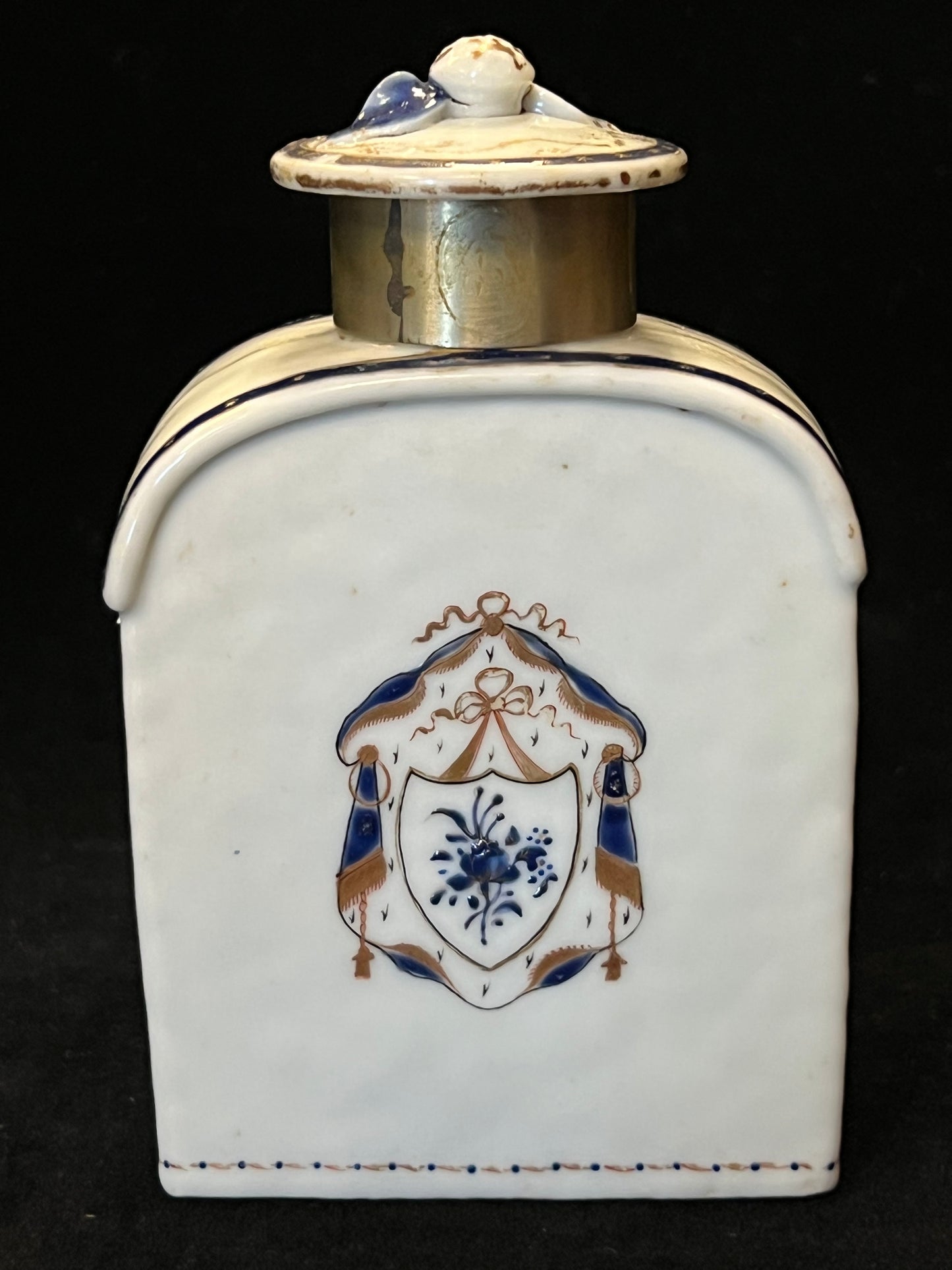 0876 18thC Chinese Export Famille Rose Armorial  Porcelain Tea Caddy