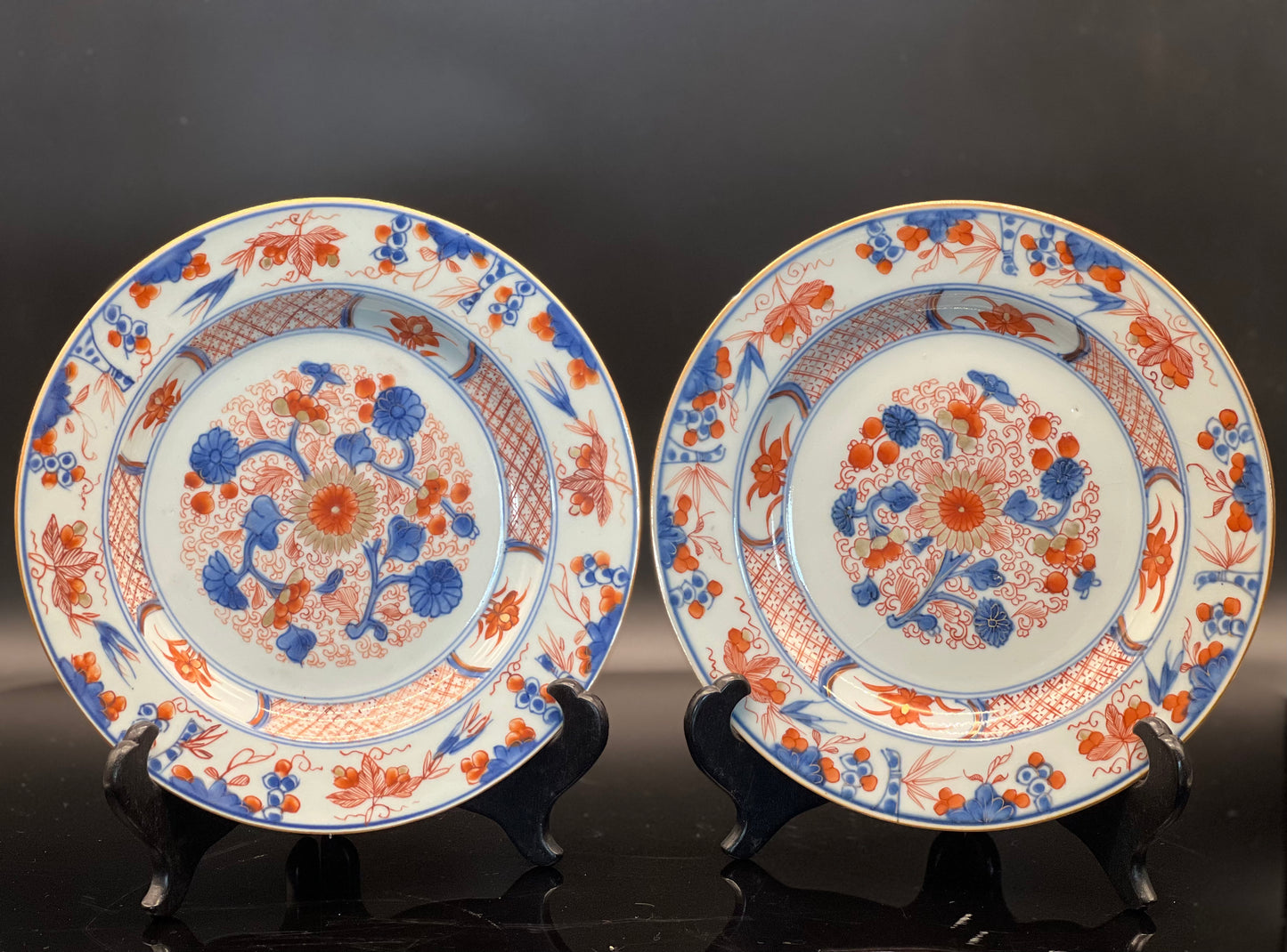 A Pair of Antique 18th Qing Chinese Export Kangxi Imari Porcelain Plates 9”